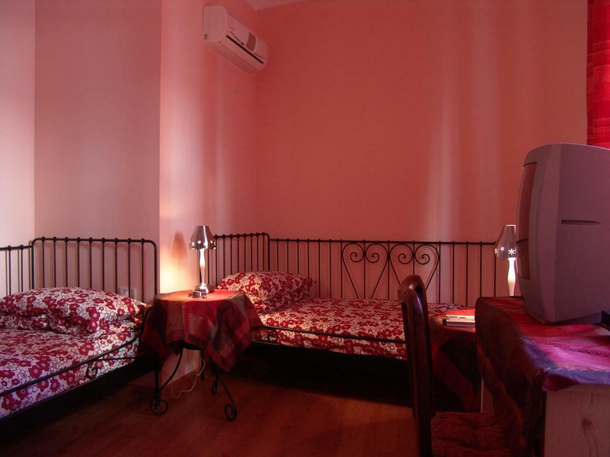 Bed and Breakfast I Colori Di Sara Катанія Екстер'єр фото