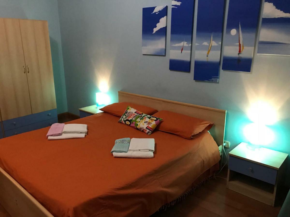 Bed and Breakfast I Colori Di Sara Катанія Екстер'єр фото